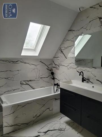 Maison à louer 4 pièces 95.08m² Saint-Nazaire (44600)