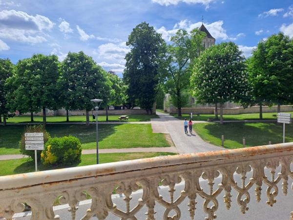 Surgères – Maison de ville de caractère face au Château