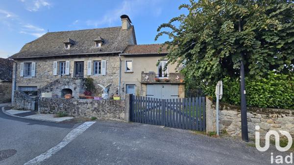 Maison de village 5 pièces de 95 m² à Marcolès (15220)