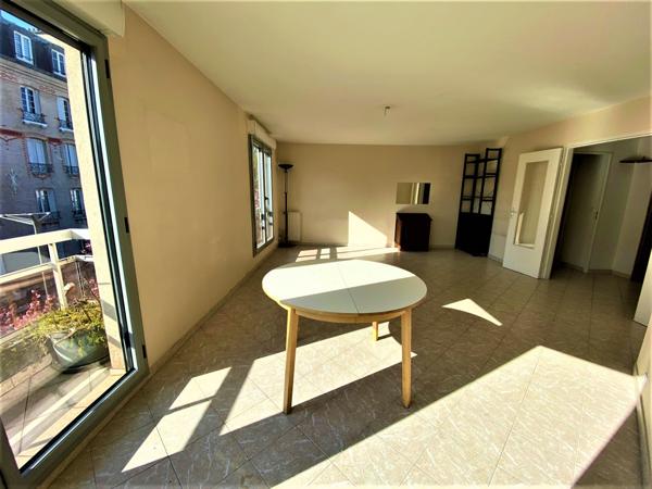 Le Kremlin-Bicêtre (94270) Kremlin-Bicêtre (94) : appartement 3 eme et dernier étage avec terrasse