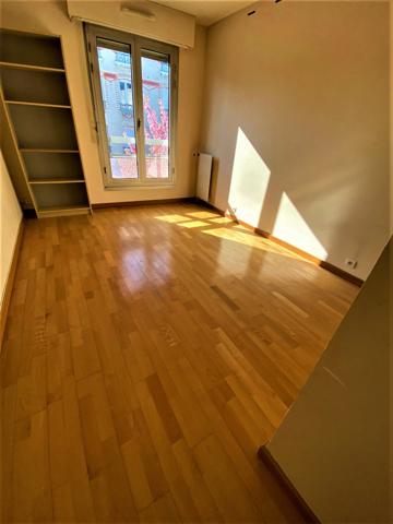 Le Kremlin-Bicêtre (94270) Kremlin-Bicêtre (94) : appartement 3 eme et dernier étage avec terrasse