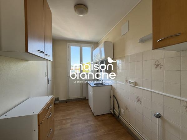 Appartement à louer, 3 pièces - Saint-Maixent-l'École 79400