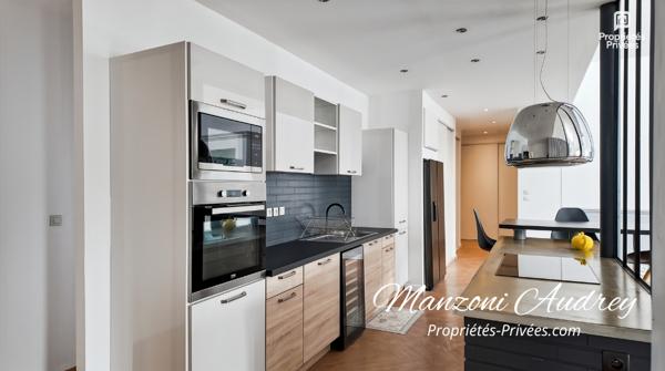 LOFT D'EXCEPTION ? 185 m² ? 3 STATIONNEMENTS PRIVATIFS