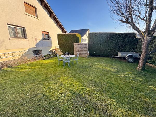 MAISON 90 m² BUSSUREL QUARTIER CALME TERRAIN 828 M²
