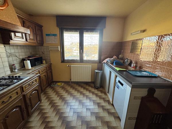 MAISON 90 m² BUSSUREL QUARTIER CALME TERRAIN 828 M²
