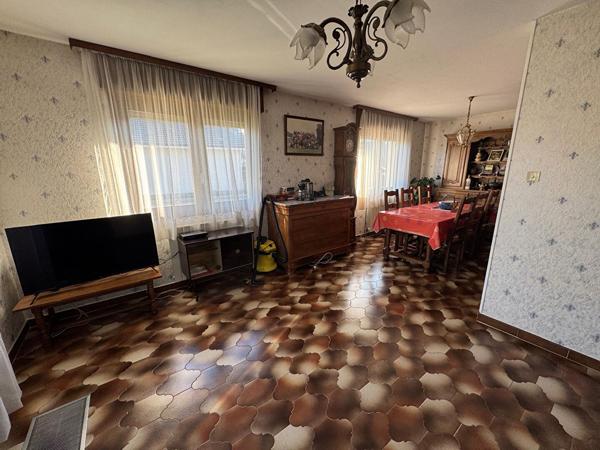MAISON 90 m² BUSSUREL QUARTIER CALME TERRAIN 828 M²