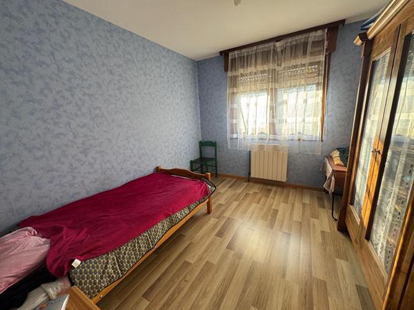 MAISON 90 m² BUSSUREL QUARTIER CALME TERRAIN 828 M²