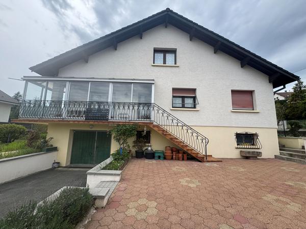 MAISON 90 m² BUSSUREL QUARTIER CALME TERRAIN 828 M²
