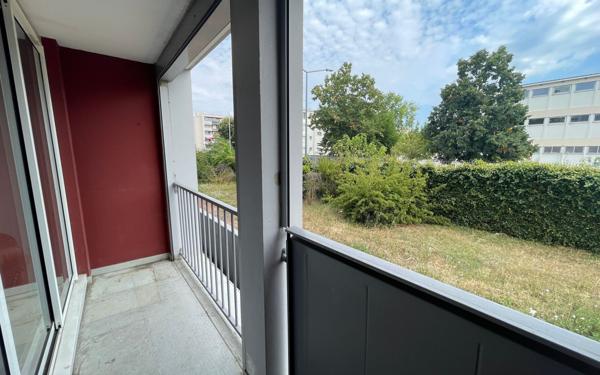 Appartement à vendre    4 pièces • 65,70 m2 Vénissieux