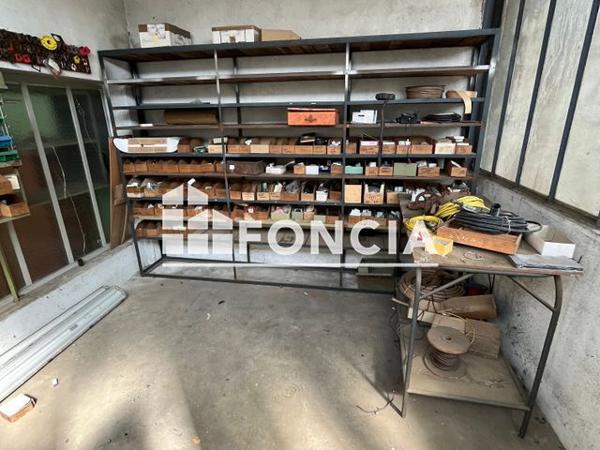 Local commercial 4 pièces à louer