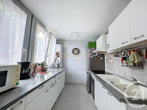 Appartement F5 à vendre  5 pièces - 74,63 m2 NOISY LE GRAND - 93