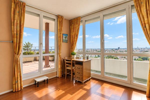 Colombes ! 4 pièces 75 m² avec terrasse 60 m² et vue panoramique Paris