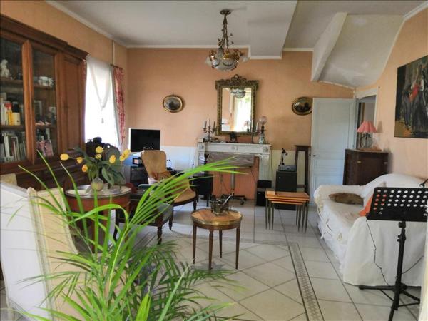 Maison à vendre |  Excideuil |  8 pièces | 223 m²