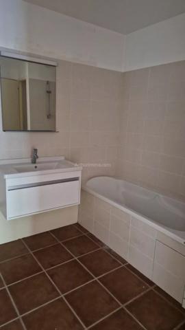 Location                                                      Appartement
                        
                     3 pièces                      69 m2                     à Grenoble