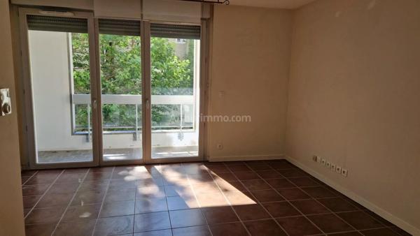 Location                                                      Appartement
                        
                     3 pièces                      69 m2                     à Grenoble