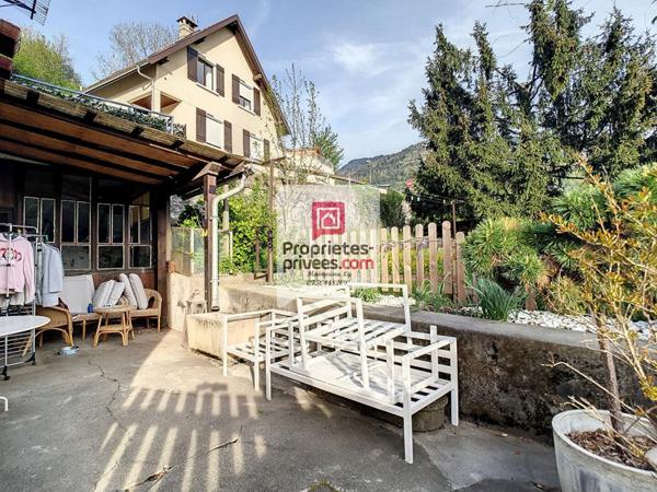 Maison Ugine 6 pièces  3 appartements 175 m2