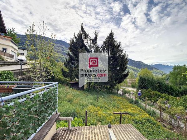 Maison Ugine 6 pièces  3 appartements 175 m2