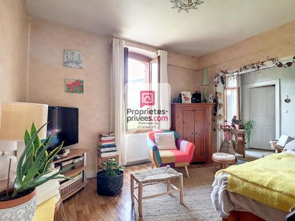 Maison Ugine 6 pièces  3 appartements 175 m2