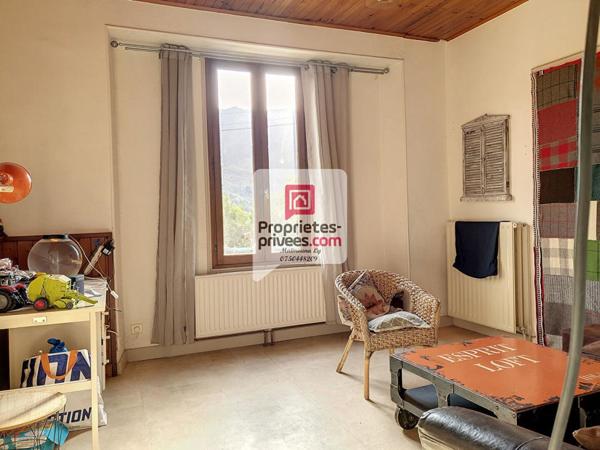 Maison Ugine 6 pièces  3 appartements 175 m2