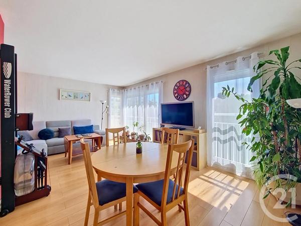 Appartement F4 à vendre  4 pièces - 67,20 m 2   FRESNES  - 94