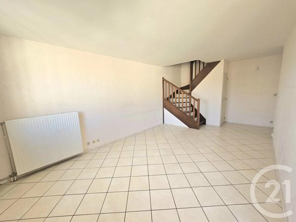 Appartement F4 à vendre  4 pièces - 67,20 m 2   FRESNES  - 94