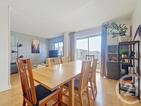 Appartement F4 à vendre  4 pièces - 67,20 m 2   FRESNES  - 94