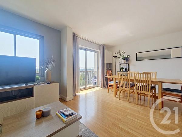 Appartement F4 à vendre  4 pièces - 67,20 m 2   FRESNES  - 94