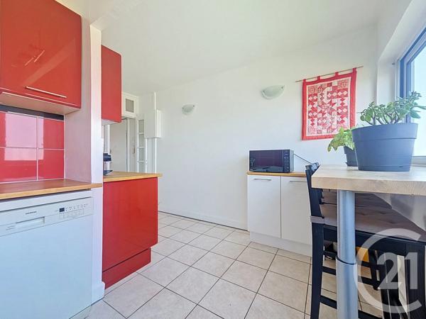 Appartement F4 à vendre  4 pièces - 67,20 m 2   FRESNES  - 94