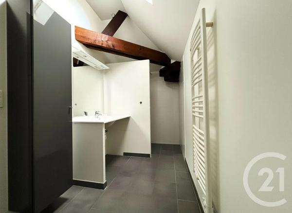 Immeuble à vendre  170 m 2   MERY SUR OISE  - 95