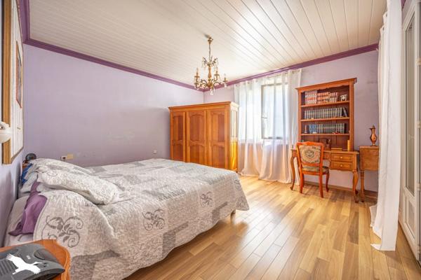 Maison à vendre |  Surgères |  5 pièces | 167,8 m²