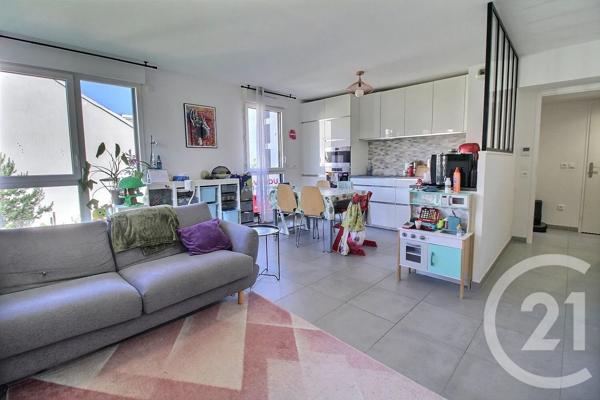 Appartement F4 à vendre  4 pièces - 78,32 m 2   PANTIN  - 93