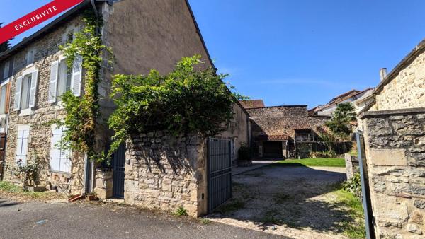 Grande demeure de bourg 17 ème rénovée