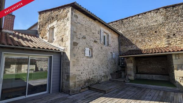 Grande demeure de bourg 17 ème rénovée