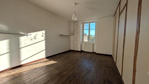 Grande demeure de bourg 17 ème rénovée