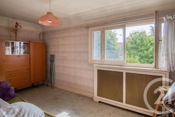 Maison à vendre  7 pièces - 121,37 m 2   ERMONT  - 95