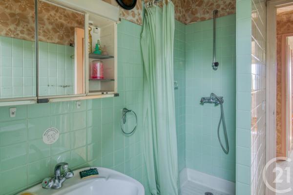 Maison à vendre  7 pièces - 121,37 m 2   ERMONT  - 95