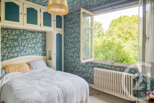 Maison à vendre  7 pièces - 121,37 m 2   ERMONT  - 95