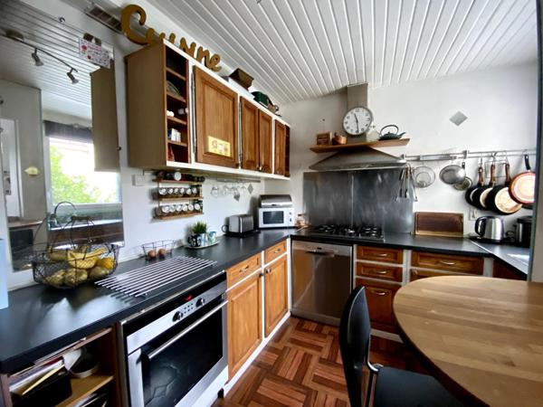 MAISON FAMILIALE AU CALME AVEC TERRASSE ET STATIONNEMENT