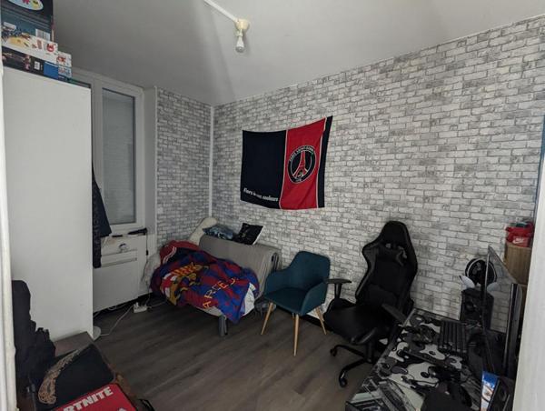 Immeuble de rapport: 2 appartements et local commercial