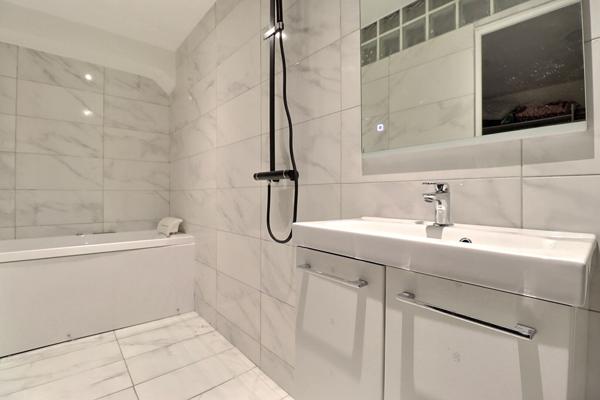 Maison Aubervilliers 11 pièce(s) 345 m2