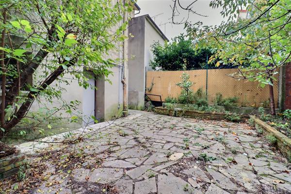 Maison Aubervilliers 11 pièce(s) 345 m2