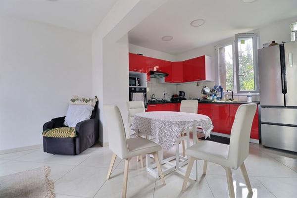 Maison Aubervilliers 11 pièce(s) 345 m2