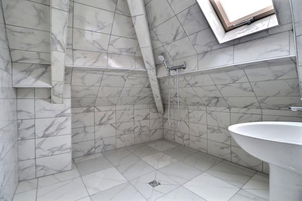 Maison Aubervilliers 11 pièce(s) 345 m2