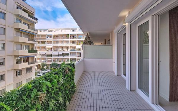 Appartement à vendre    2 pièces • 48,03 m2 Nice