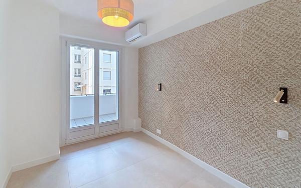 Appartement à vendre    2 pièces • 48,03 m2 Nice