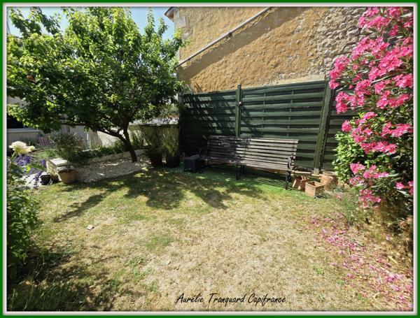 Maison à vendre 7 pièces SAINT JEAN D'ANGELY centre (17) 135m² avec Grand GARAGE, 3 chambres et 1 bureau