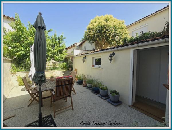 Maison à vendre 7 pièces SAINT JEAN D'ANGELY centre (17) 135m² avec Grand GARAGE, 3 chambres et 1 bureau