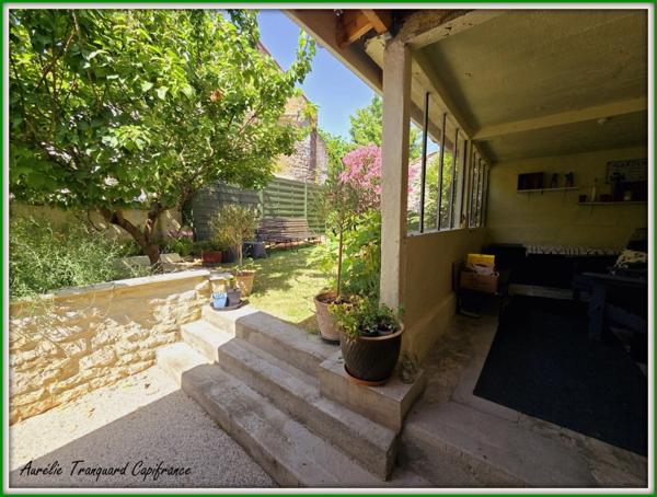 Maison à vendre 7 pièces SAINT JEAN D'ANGELY centre (17) 135m² avec Grand GARAGE, 3 chambres et 1 bureau