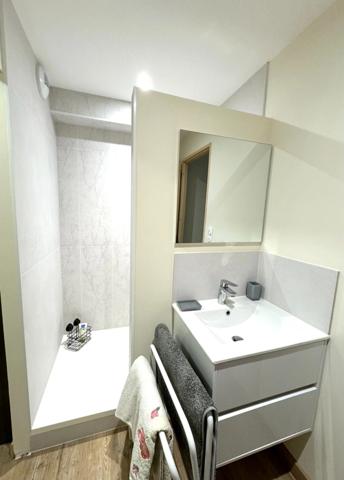 Maison à vendre 8 pièces CHATUZANGE LE GOUBET (26) - 215m2