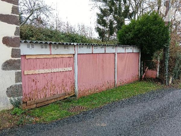 Trois garages
Jardin
